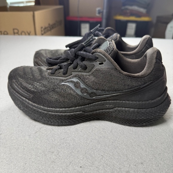 Saucony Triumph 19 Women’s Triple Black Running Shoes - Picture 1 of 8